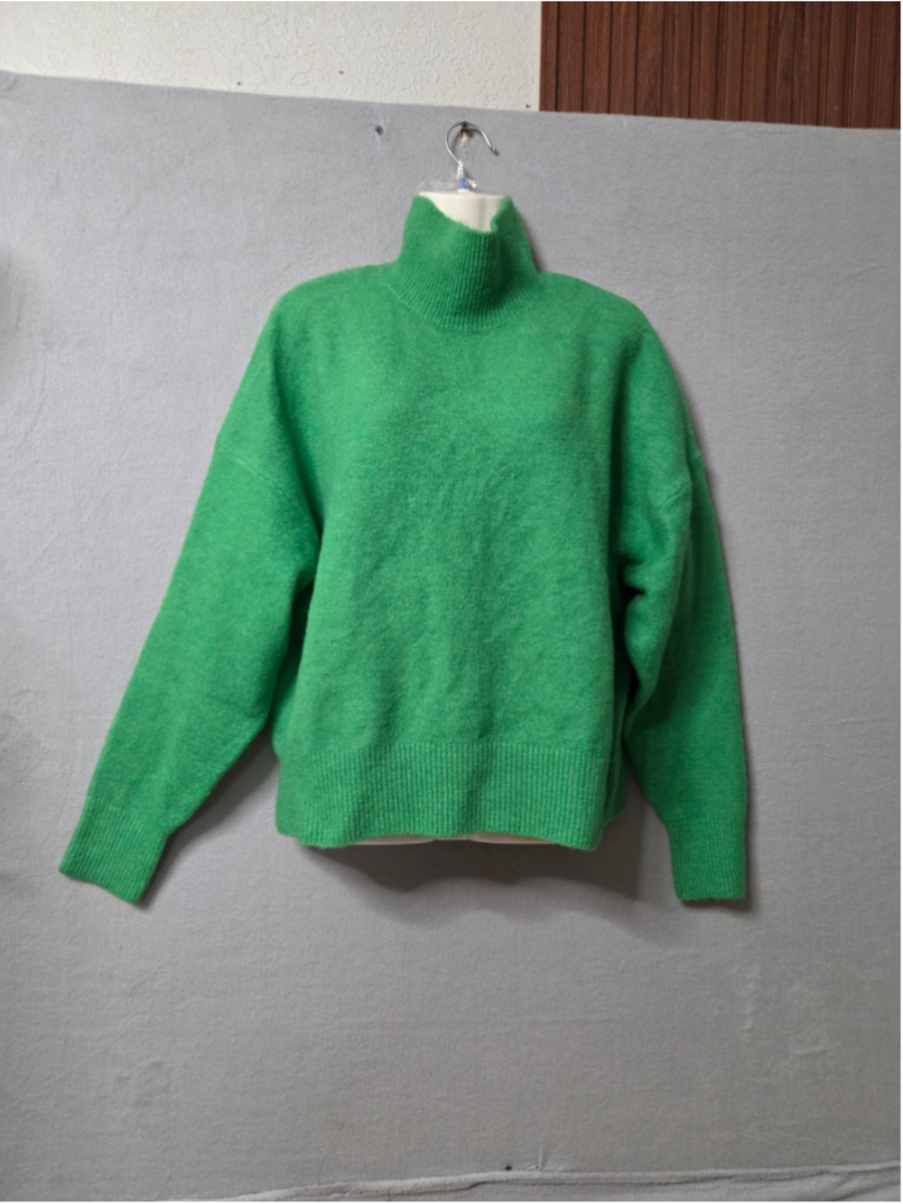 Women's Zara Green Turtleneck Sweater Size M
